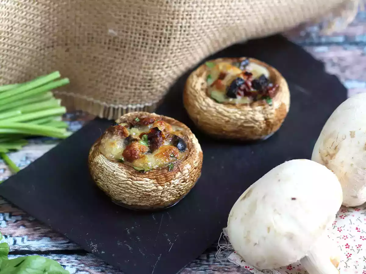 Champiñones rellenos con queso y gratinados al horno - foto 4