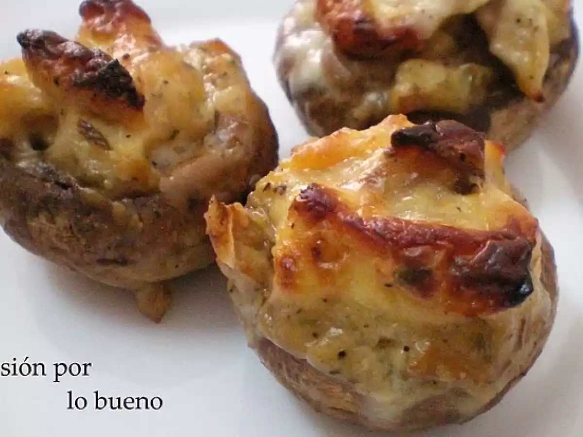 Champiñones rellenos de bechamel