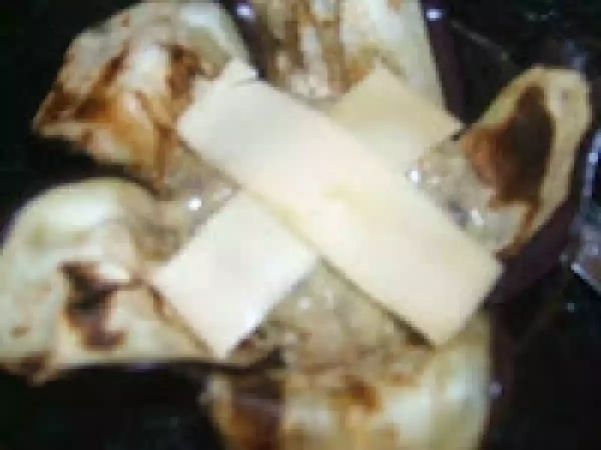 Charlota de berenjena rellena de merluza y gambas. - foto 5