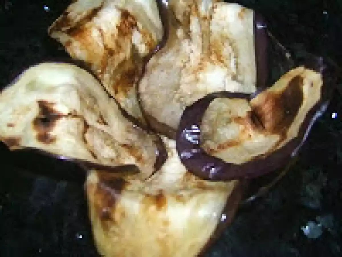 Charlota de berenjena rellena de merluza y gambas. - foto 6