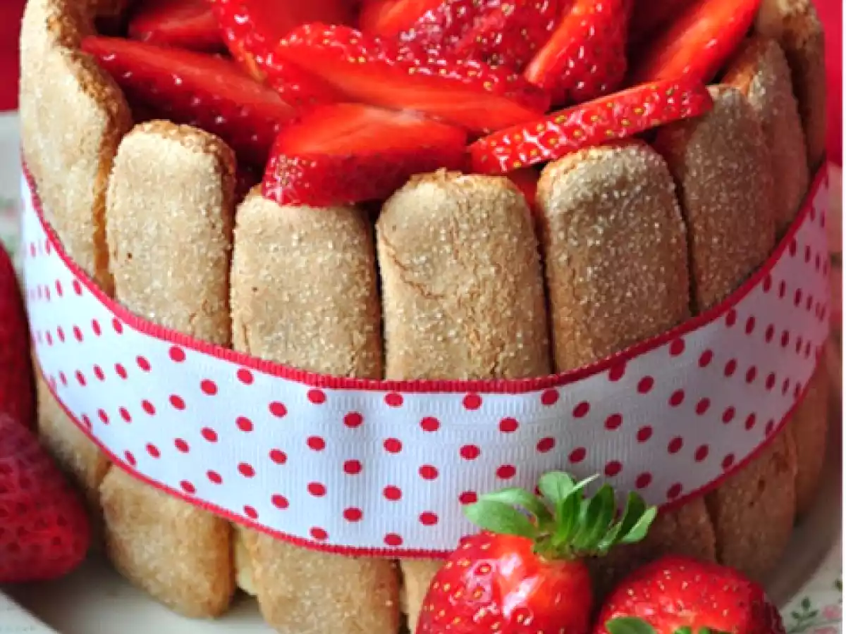 Charlota de fresones y crema - foto 2