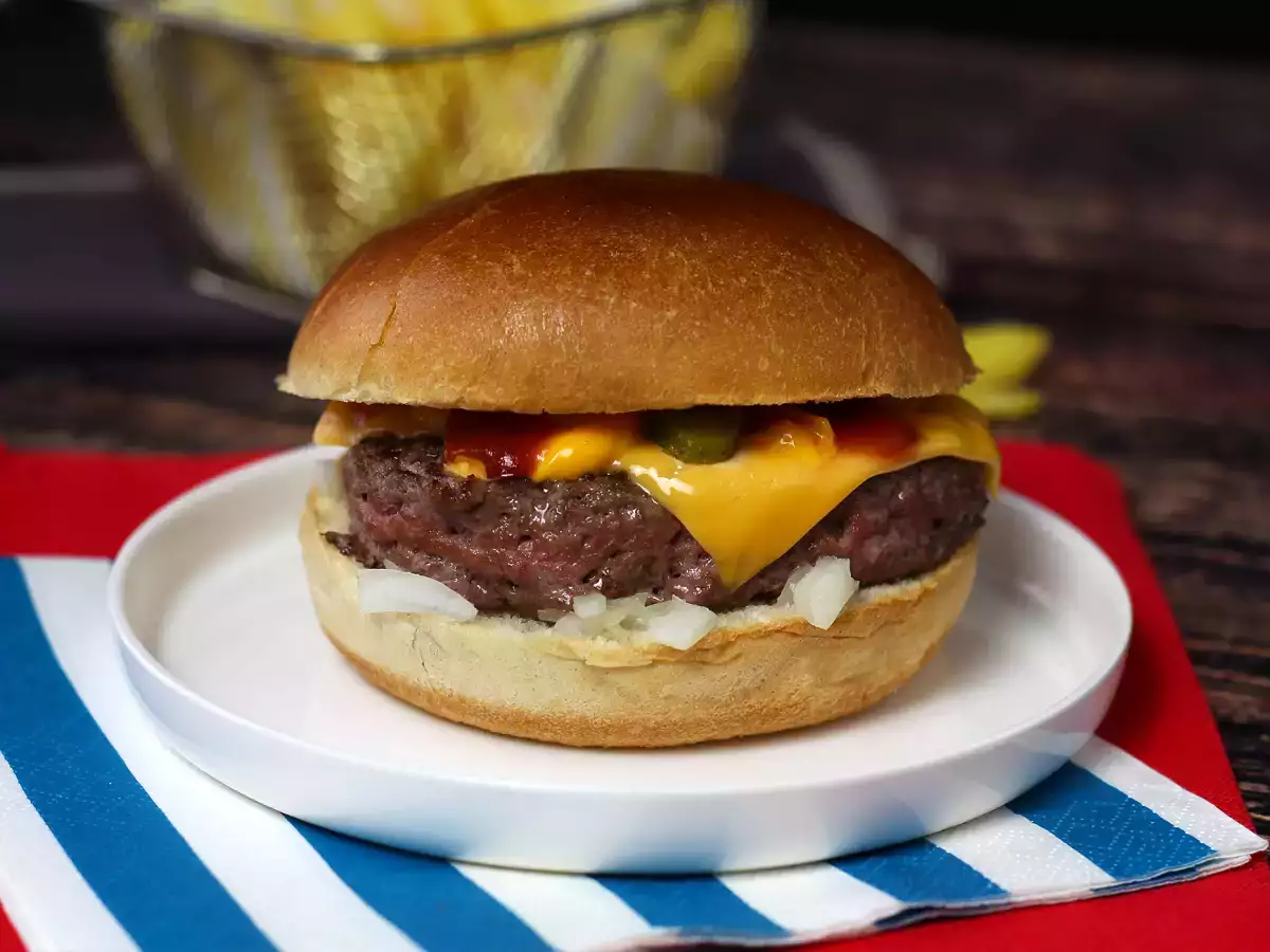 Cheeseburger, ¡la famosa hamburguesa de queso que todos adoran! - foto 3