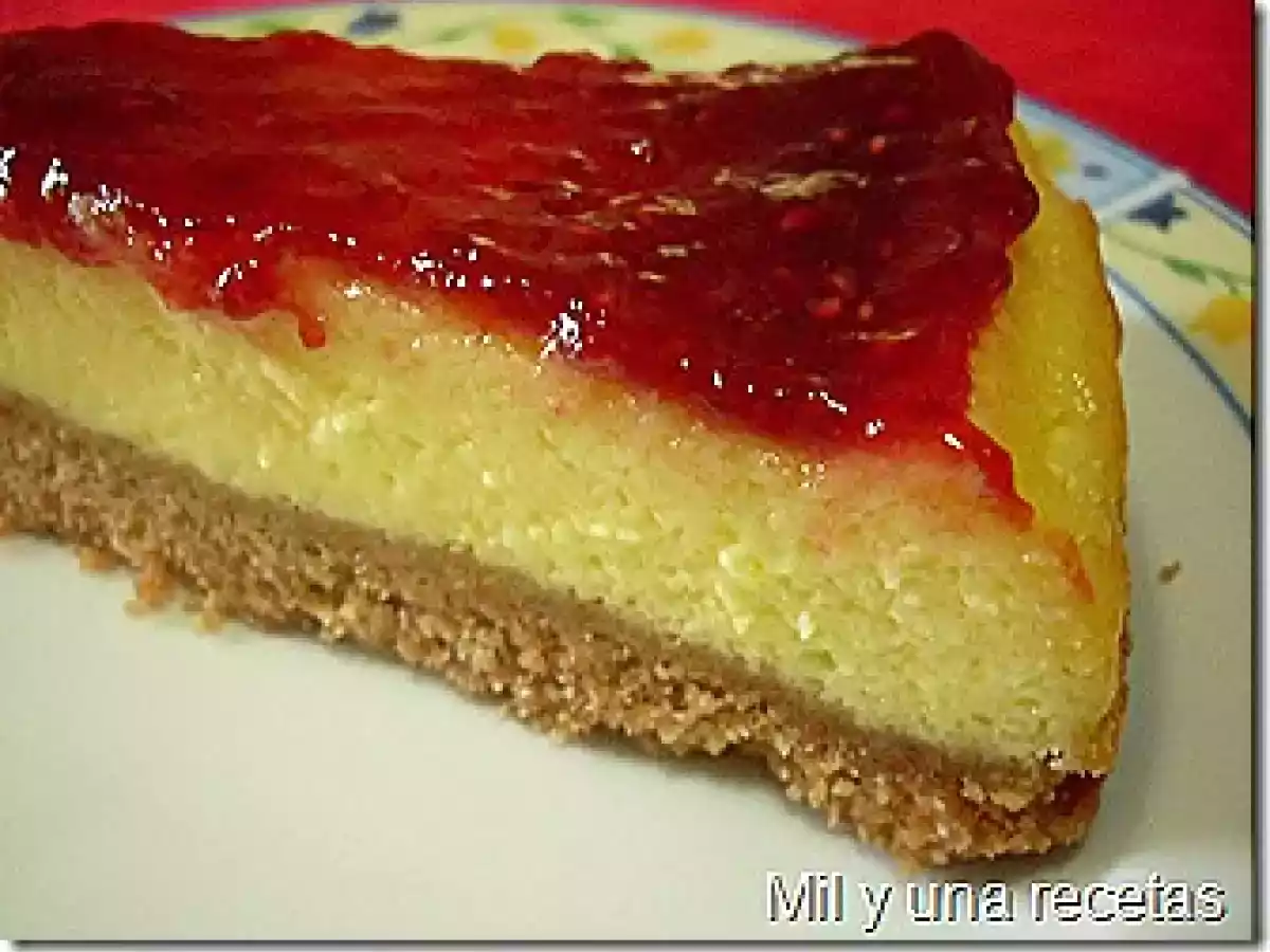 Cheesecake con mermelada de frambuesa