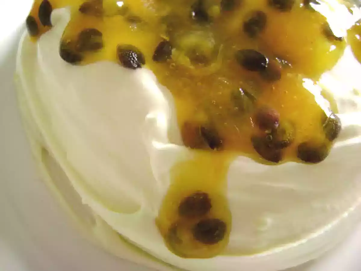 CHEESECAKE DE CHOCOLATE BLANCO CON ALMIBAR DE MARACUYA