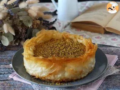 Cheesecake de pistacho con base crujiente de masa filo