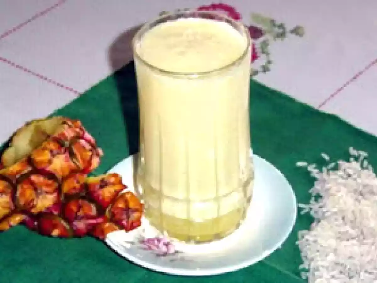 Chicha de arroz con cáscara de piña