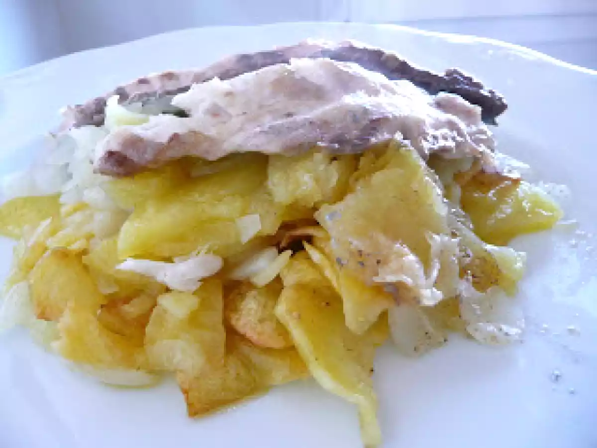 Chicharro con patatas a la panadera