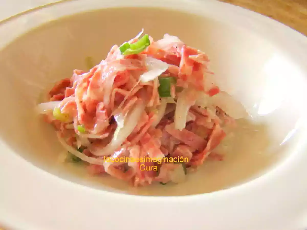 Chicharrones en ensalada