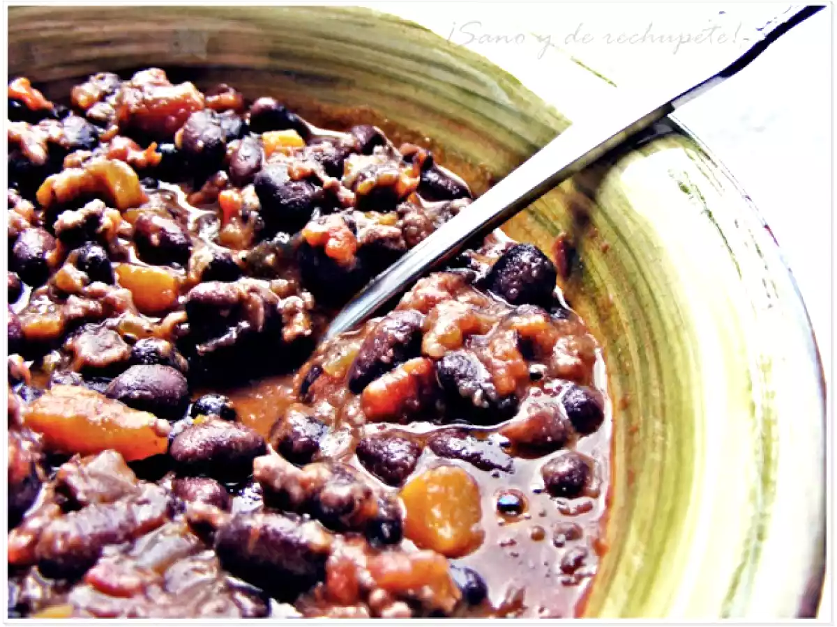 Chili con carne: platillo de la cocina Tex Mex.