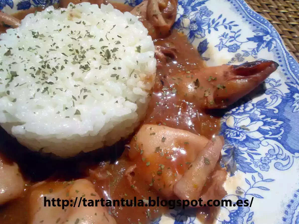 Chipirones encebollados con arroz