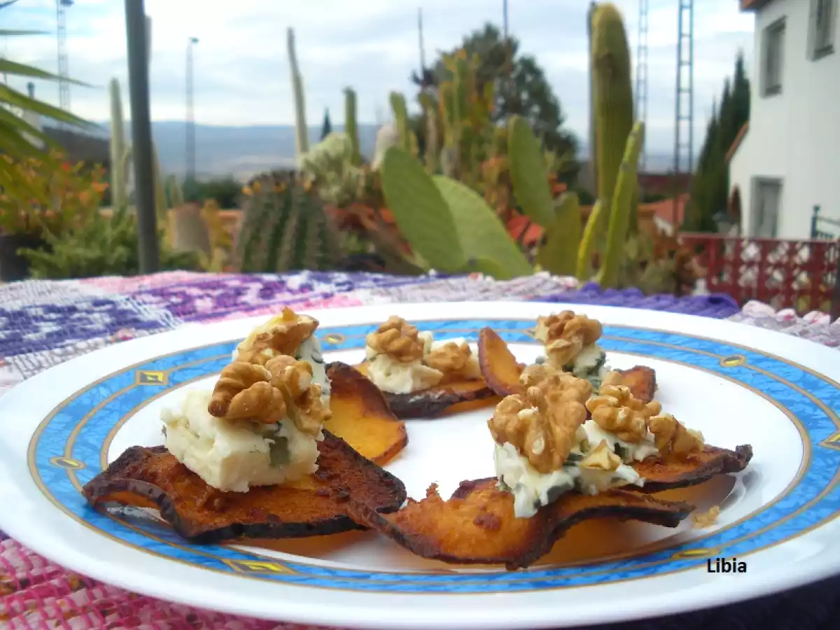 Chips de manzana caramelizada con roquefort y nueces - foto 2