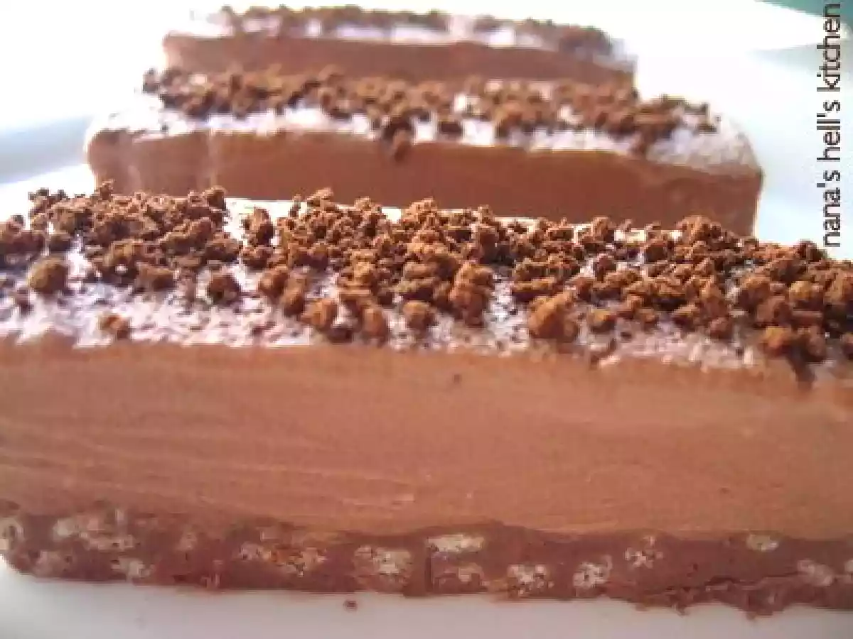 Chocolate y rice krispies con topping de crema bávara de chocolate con leche