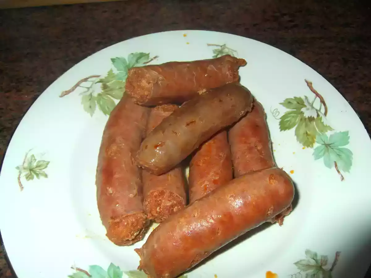CHORIZOS AL VINO