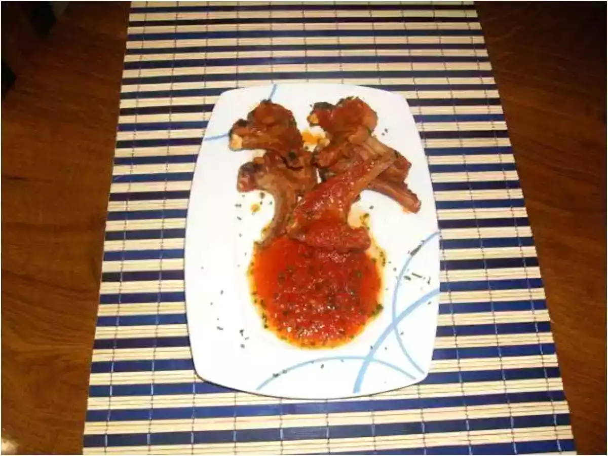 CHULETAS DE CORDERO LECHAL CON TOMATE - foto 7