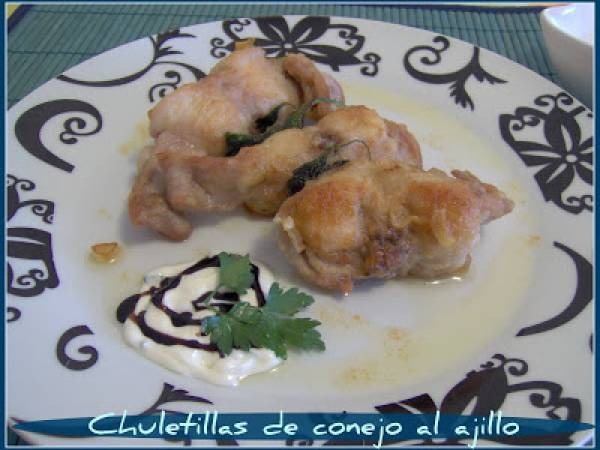 CHULETILLAS DE CONEJO AL AJILLO