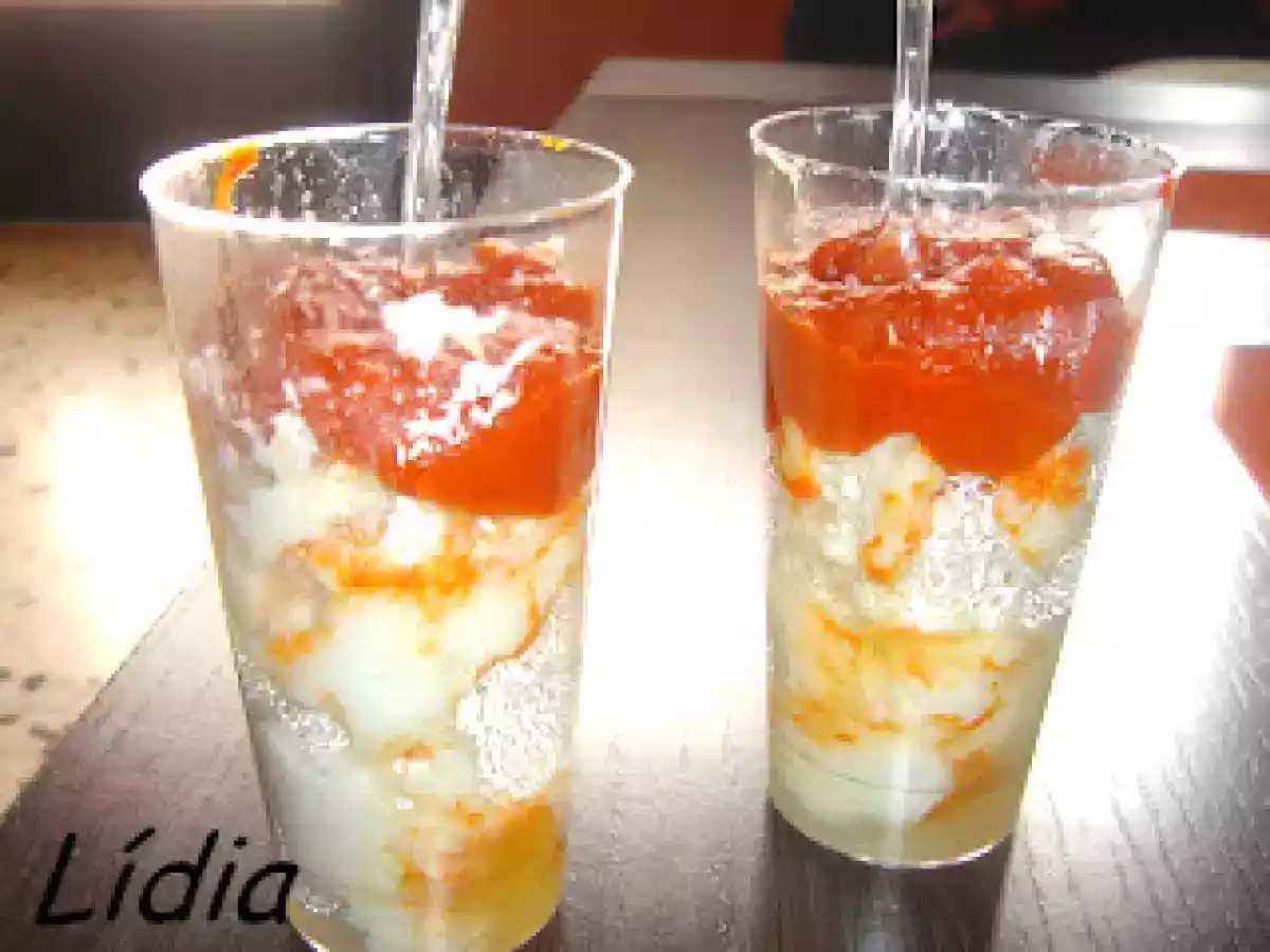CHUPITO DE BRANDADA CON MOUSSE DE PIQUILLOS