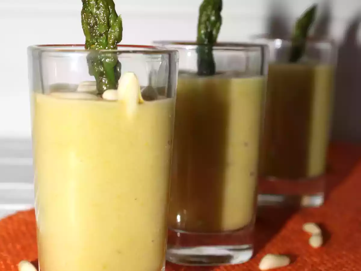 Chupitos de crema de esparragos