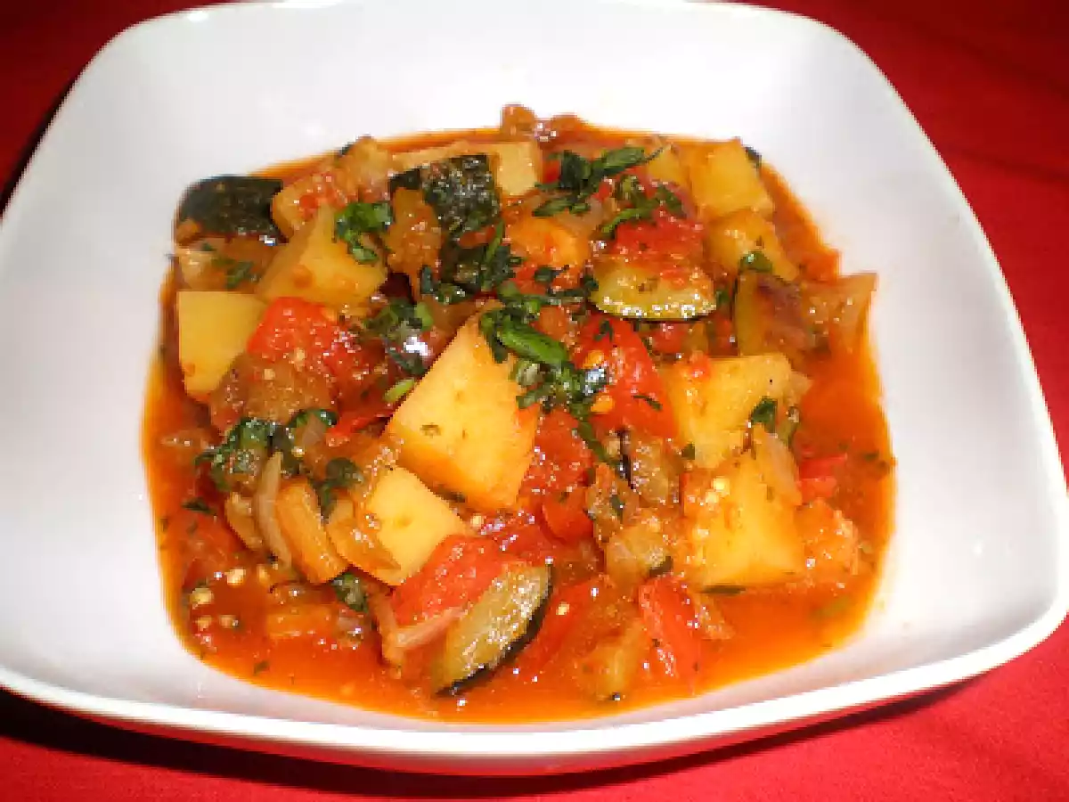 Ciambotta, guiso italiano de verduras - foto 2