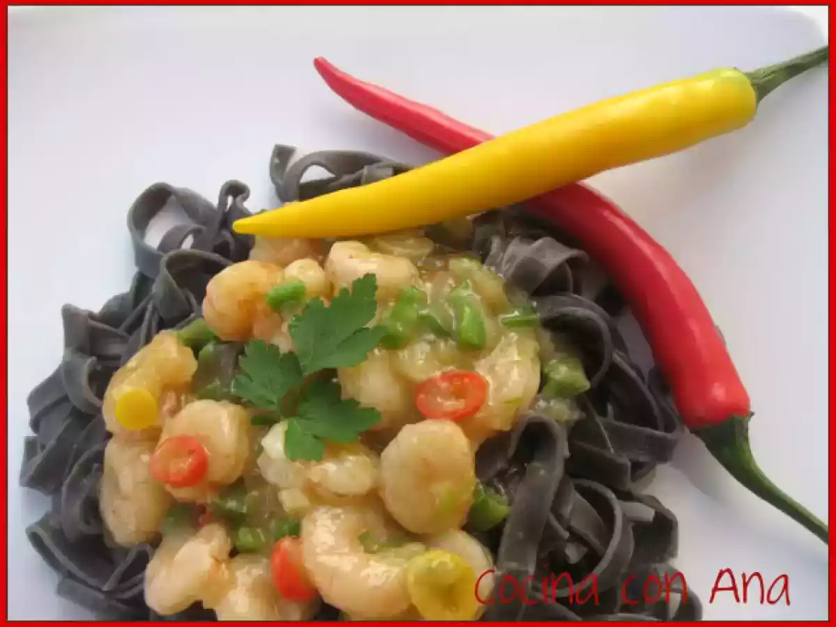 CINTAS AL NERO DI SEPIA CON GAMBAS A LA PICONERA - foto 2