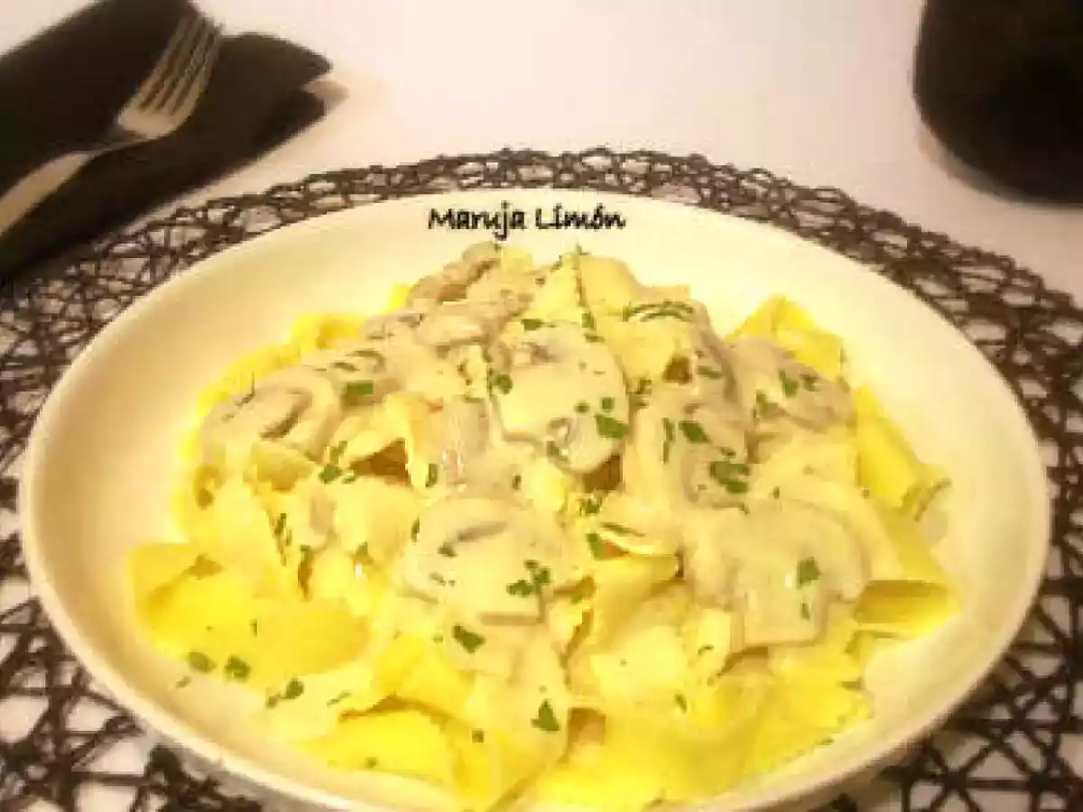 Cintas con champiñones salteados