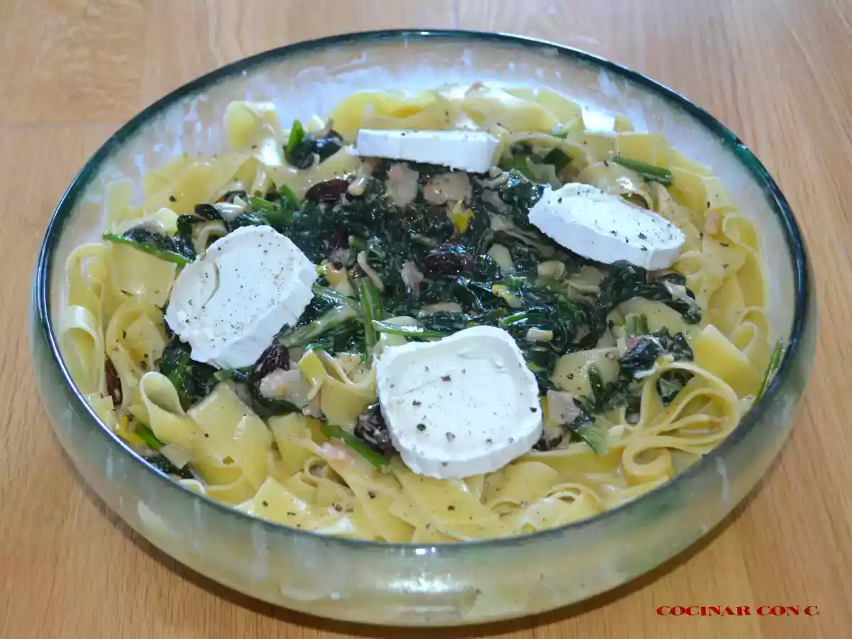 Cintas con espinacas, panceta y queso de cabra - foto 2