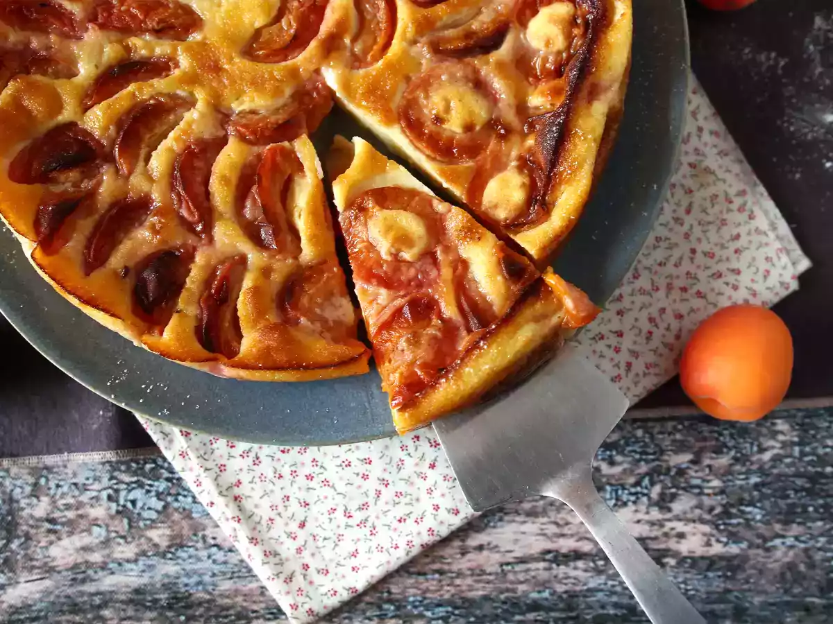 Clafoutis de albaricoques, la versión del clásico postre francés que nos recuerda al flan - foto 6