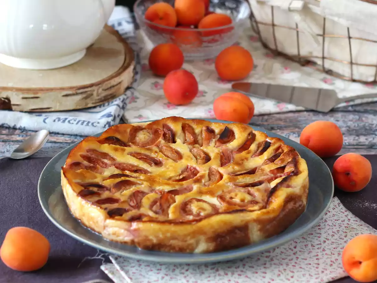 Clafoutis de albaricoques, la versión del clásico postre francés que nos recuerda al flan - foto 7