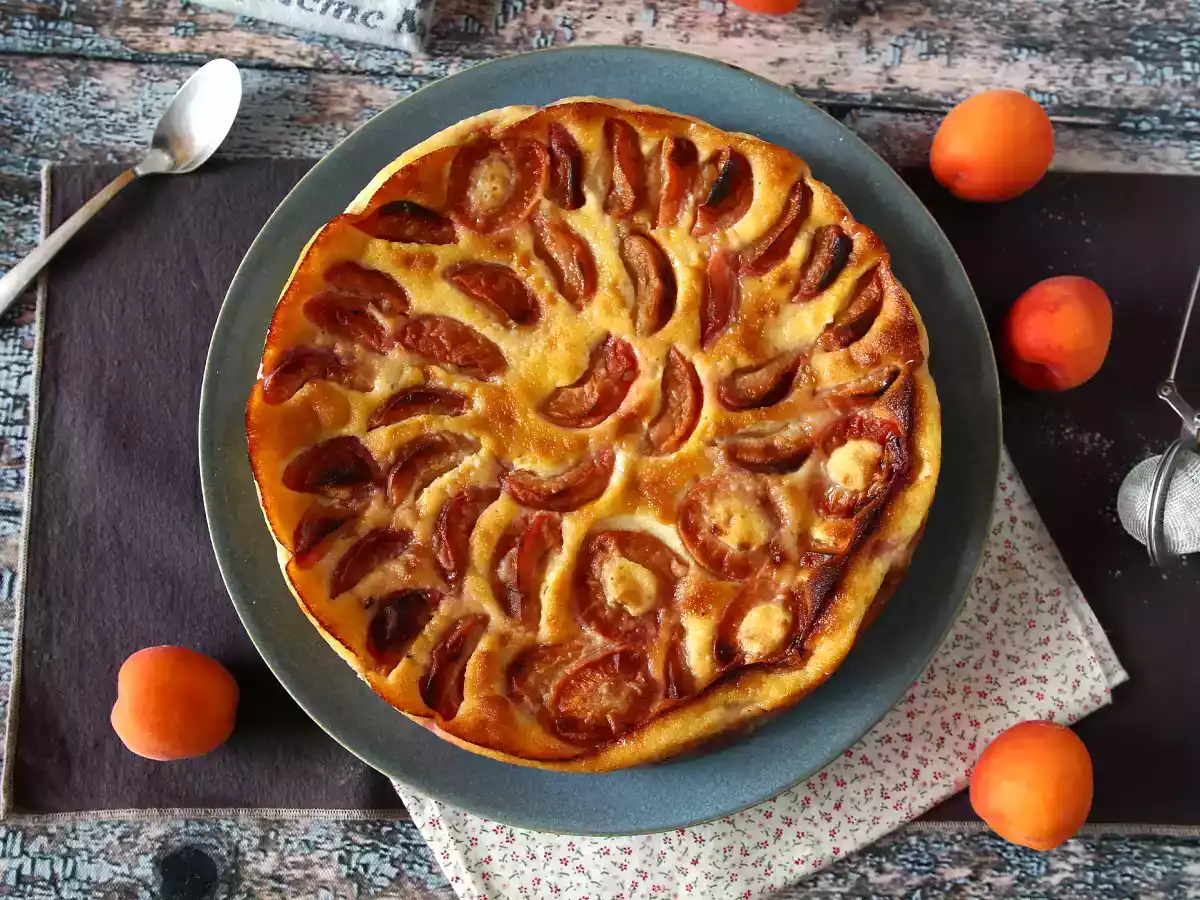 Clafoutis de albaricoques, la versión del clásico postre francés que nos recuerda al flan - foto 8