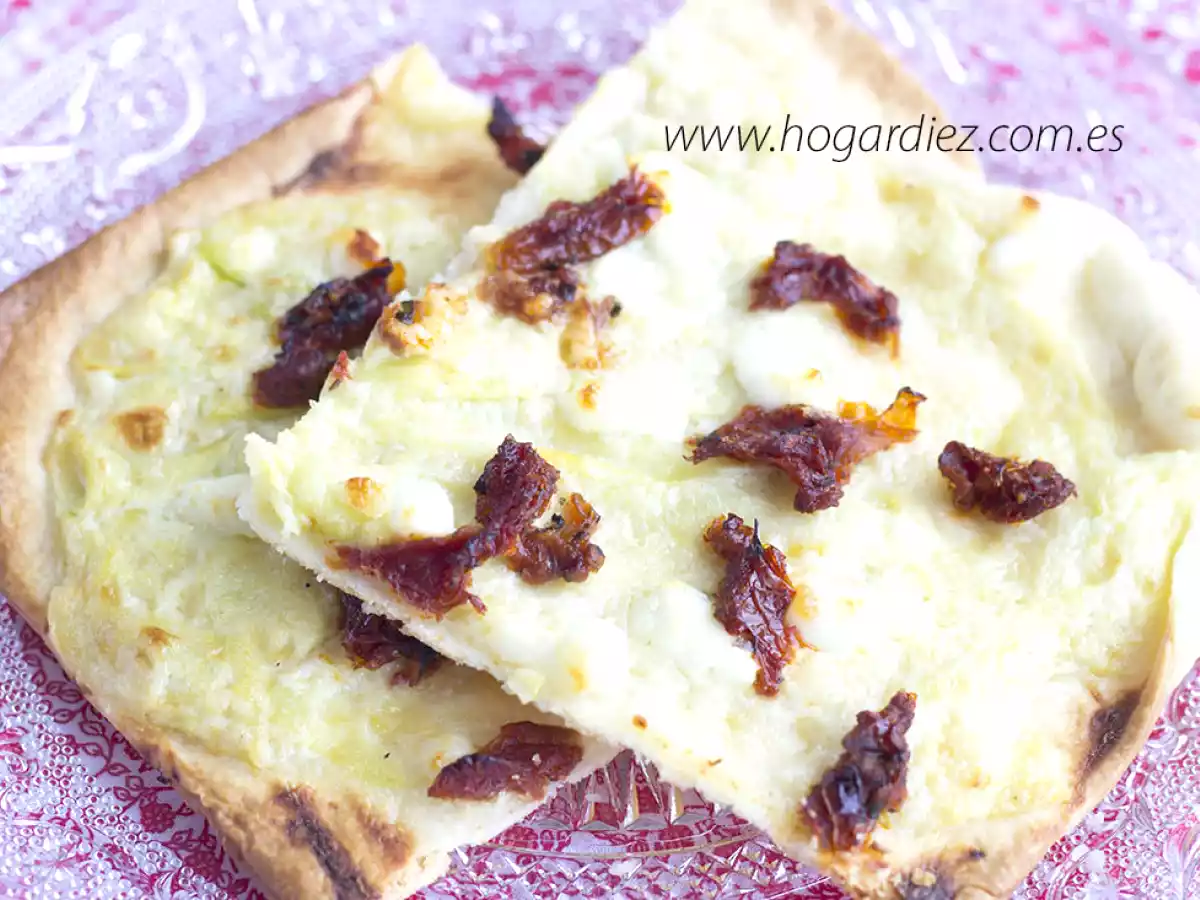 Coca de calabacín y queso