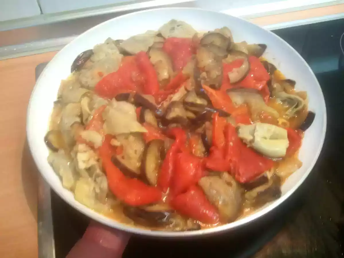 Coca de escalibada de verduras