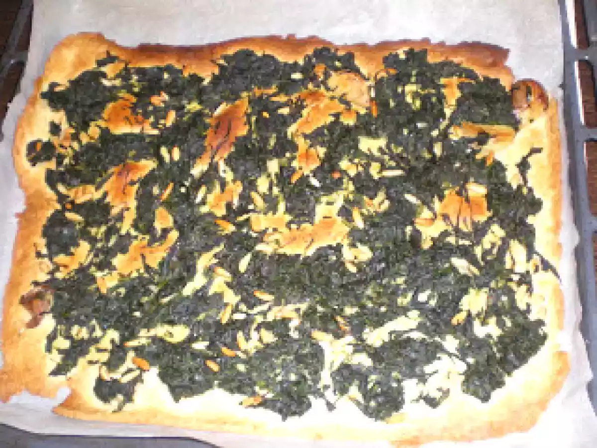 COCA DE ESPINACAS CON PIÑONES