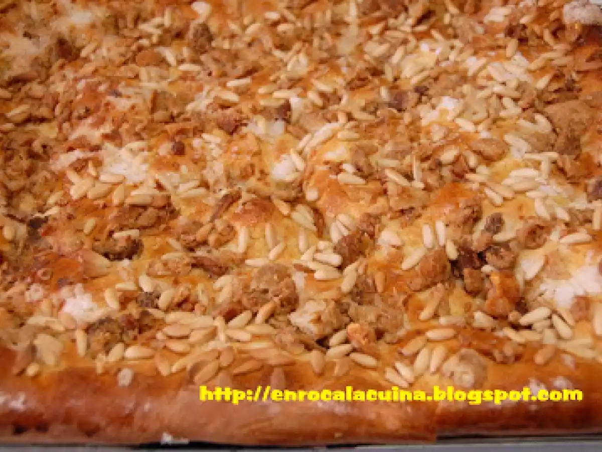 COCA DE LLARDONS I PINYONS (TIPICA DEL DIJOUS LLARDER)