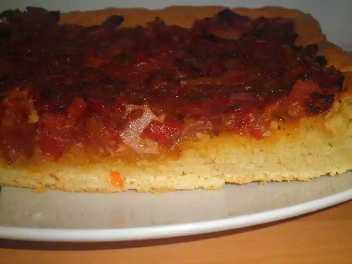 COCA DE PIMIENTO Y TOMATE - foto 2