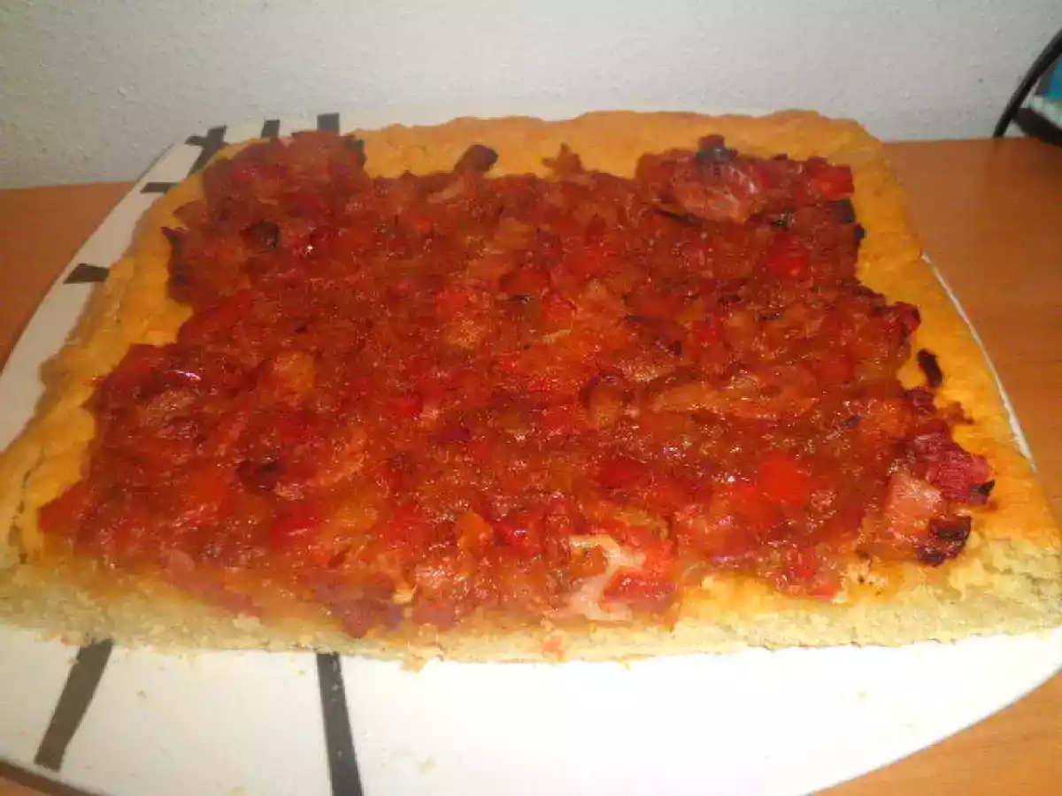 COCA DE PIMIENTO Y TOMATE - foto 3