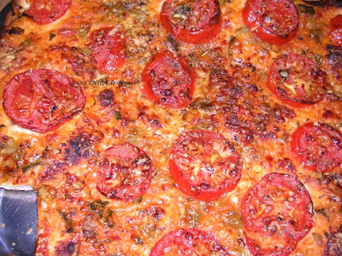 Coca de verduras, tomate y queso - foto 2