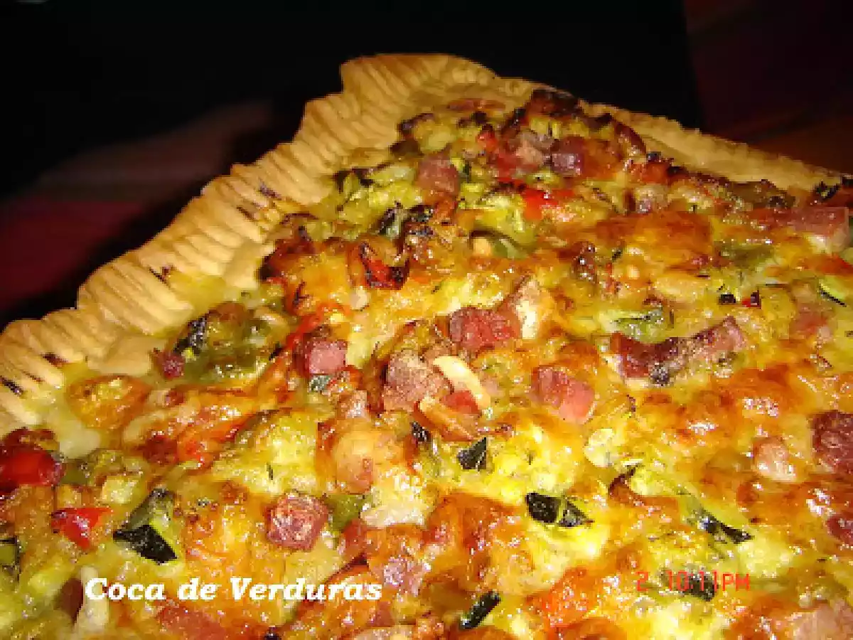 COCA DE VERDURAS Y BACÒN - foto 2