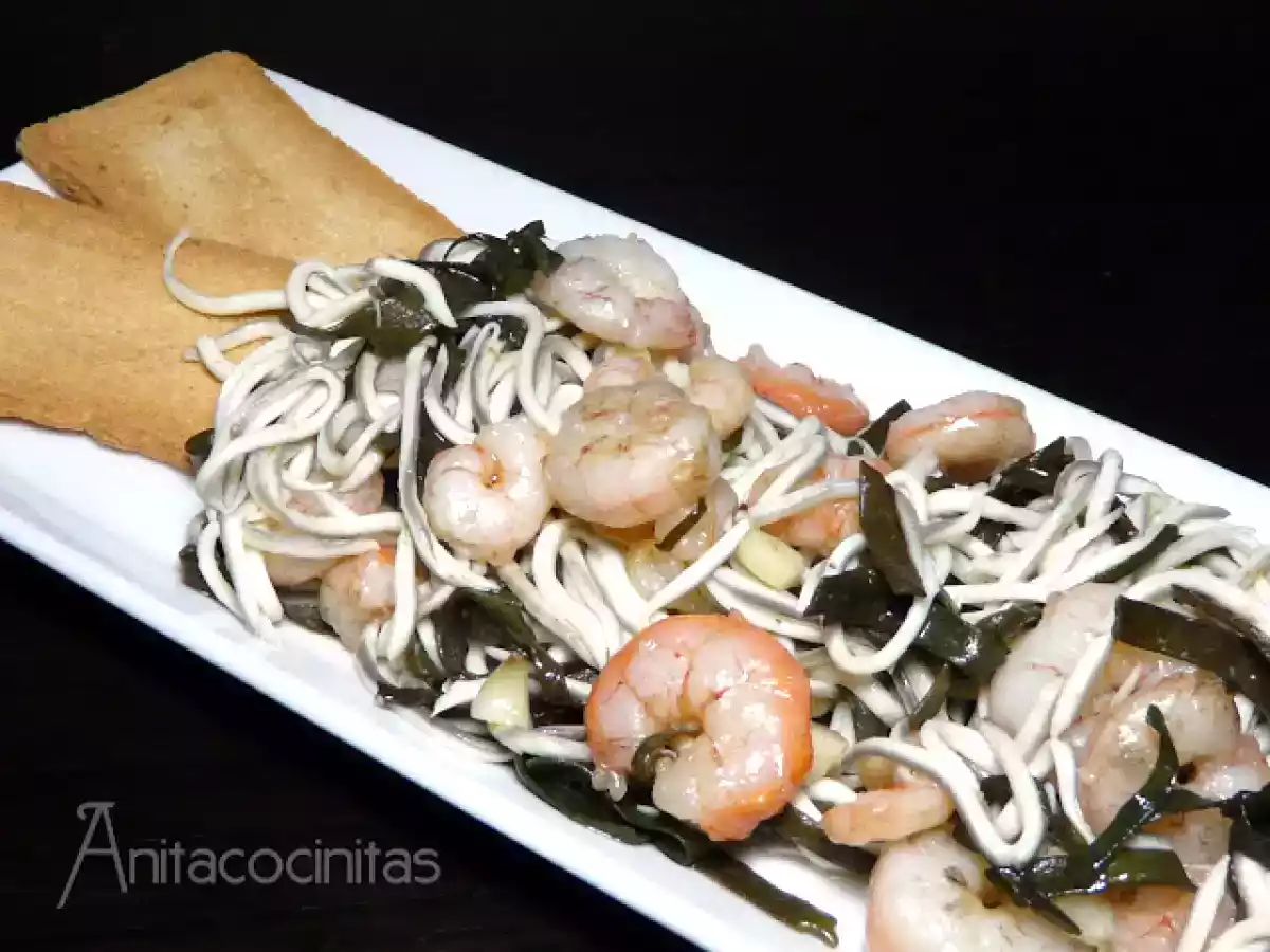Cocinando con algas - Gulas con gambas y espaguetis de mar - foto 2
