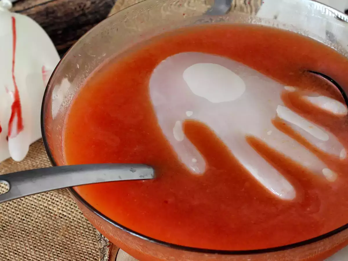 Cocktail de Halloween y cómo hacer una mano de hielo para decorarlo - foto 5