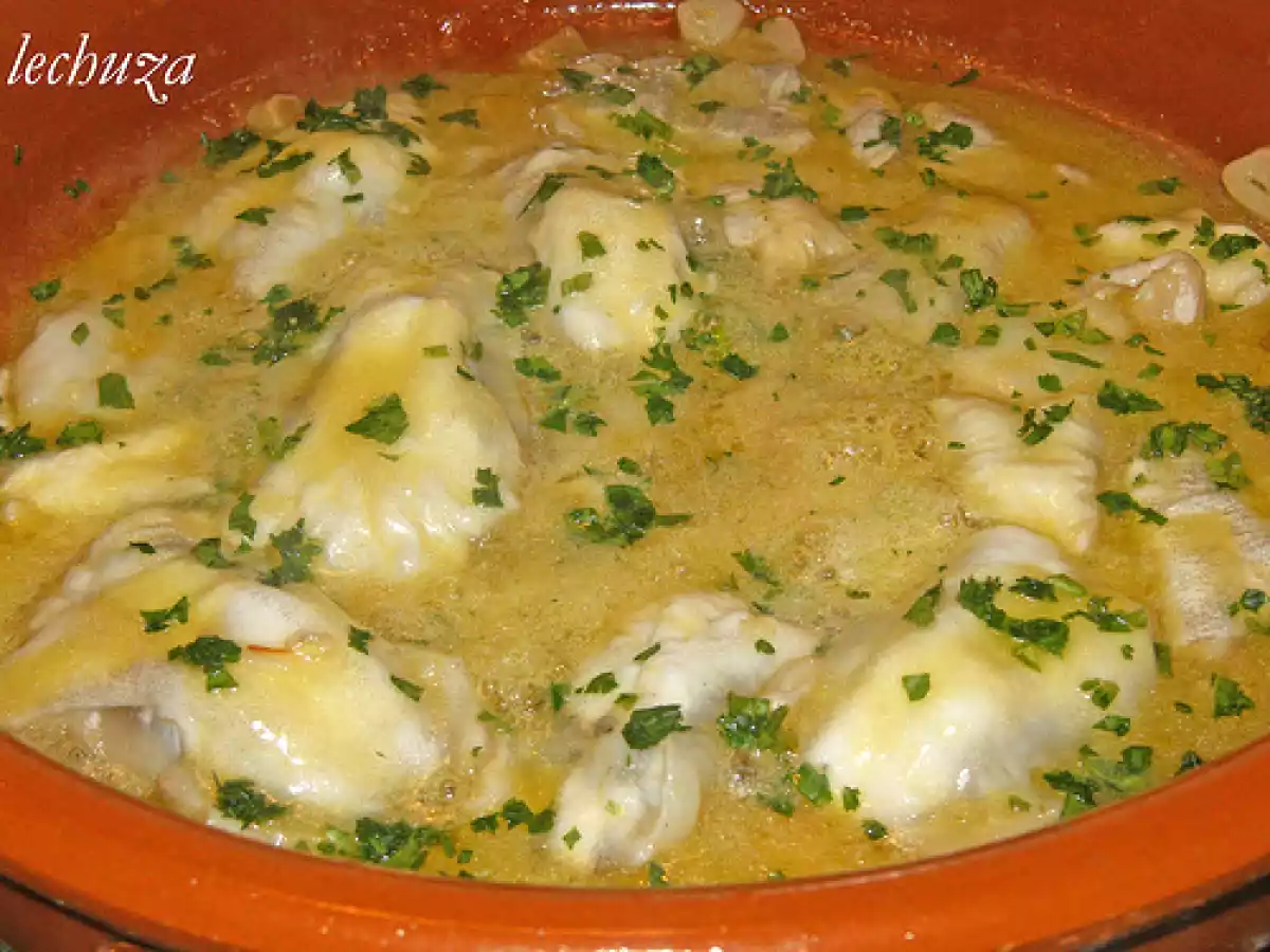 Cocochas (kokotxas) de bacalao al pil pil - foto 2