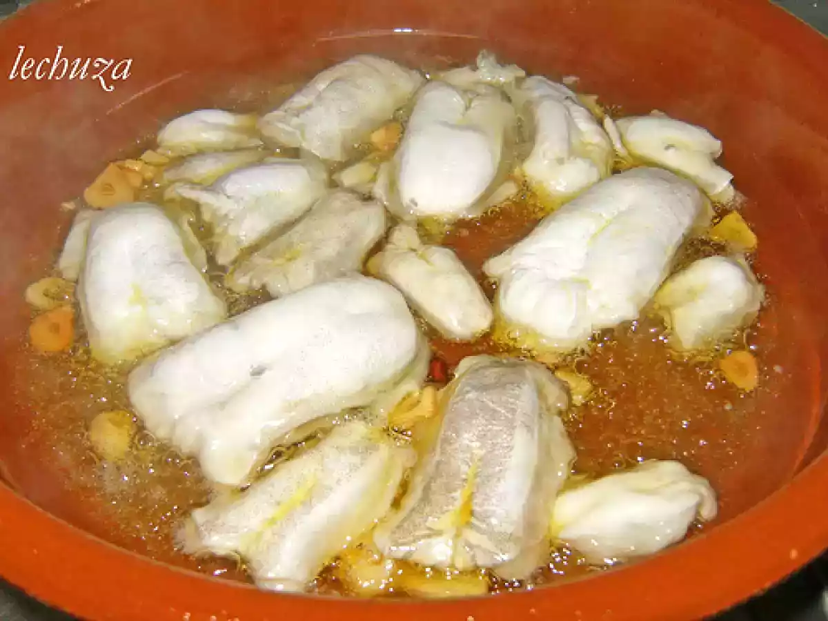 Cocochas (kokotxas) de bacalao al pil pil - foto 4