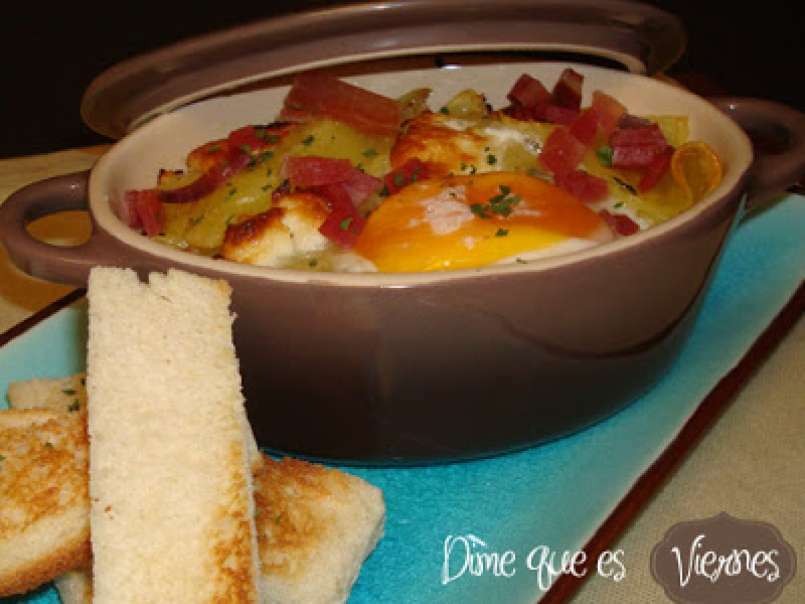 Cocotte de huevos con patatas y virutas de jamón - foto 2