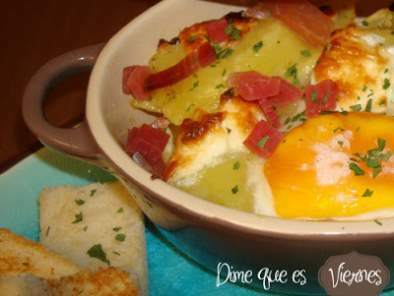 Cocotte de huevos con patatas y virutas de jamón - foto 3
