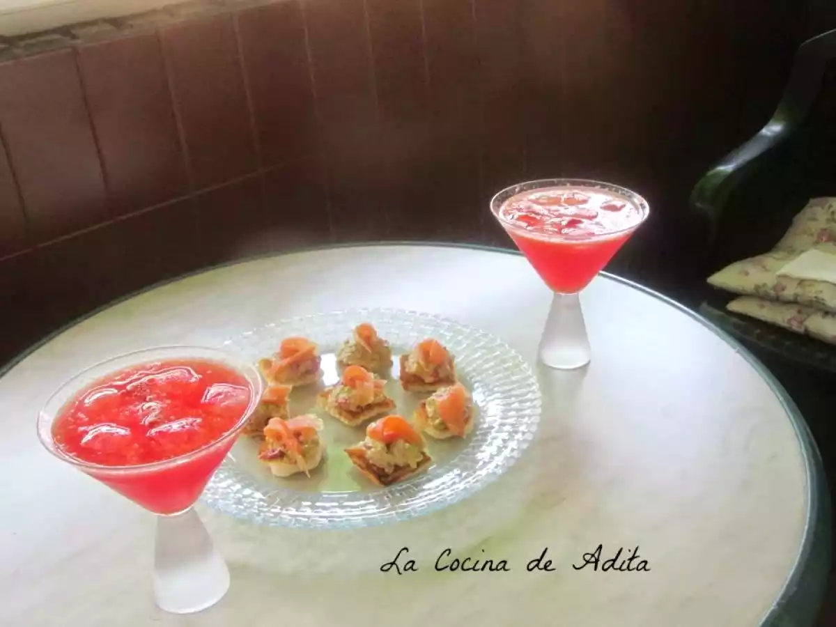 Cóctel con canapés de aguacate y bonito - foto 13