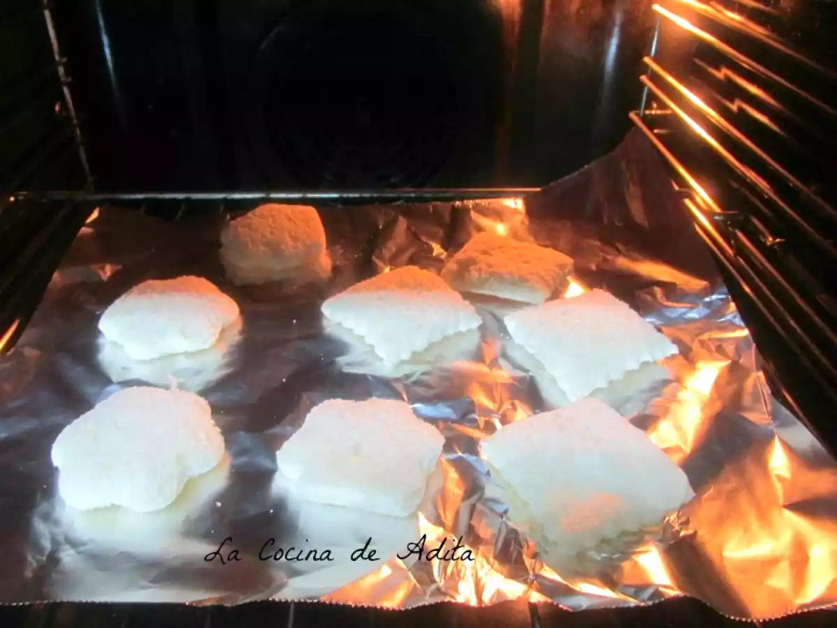 Coctel de frutas, con canapés de aguacate y bonito - foto 2