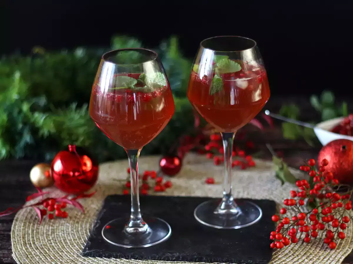 Cóctel festivo, Spritz servido en una bola de Navidad - foto 7