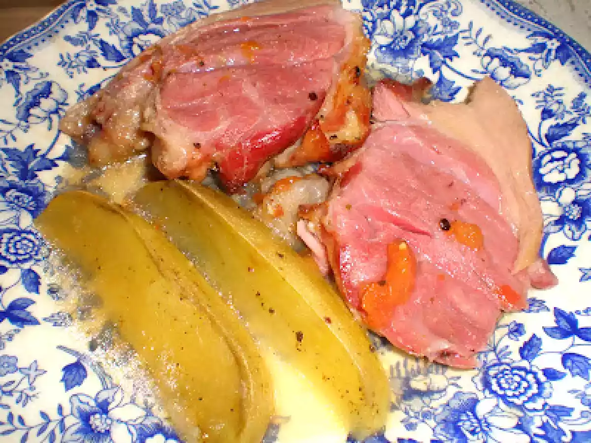 CODILLO AL HORNO CON PATATAS