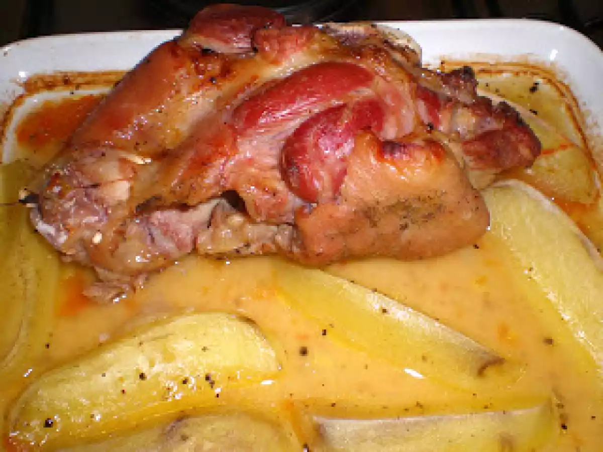 CODILLO AL HORNO CON PATATAS - foto 2