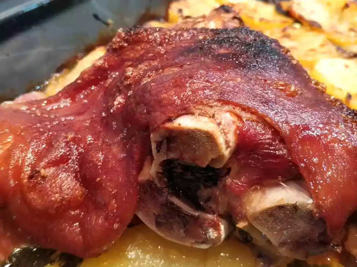 Codillo cocido y asado al horno con patatas Fussioncook