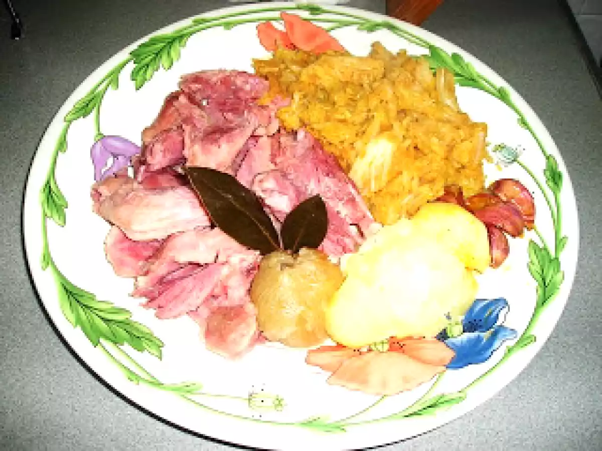 Codillo con verduras