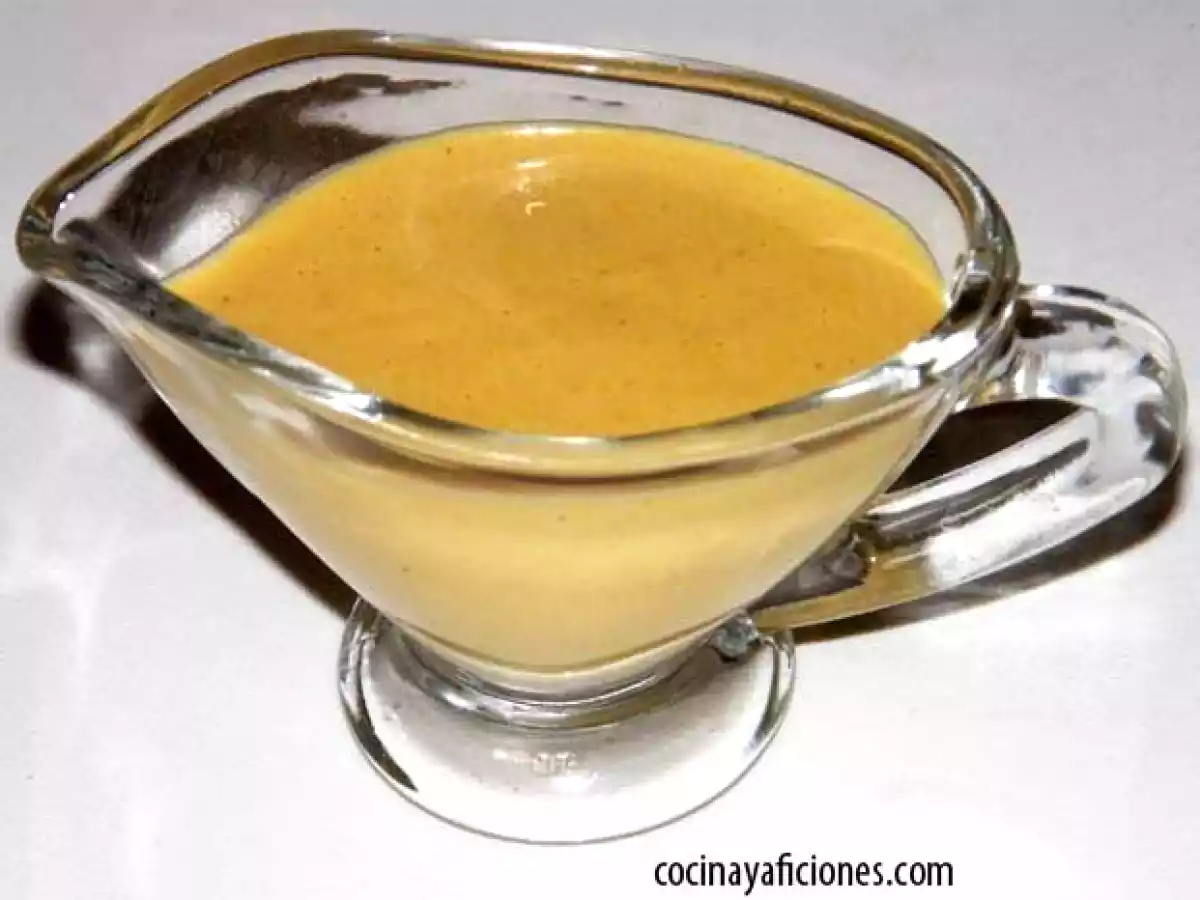 Codillo de cerdo al horno acompañado de Pure de patata, salsa de mostaza y manzana a la plancha - foto 3